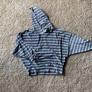 Women’s velvet sweatshirt